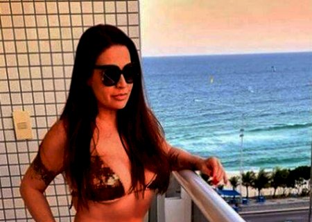 Solange Gomes posta foto de biquíni e admite photoshop: 'ladrilho entrega'