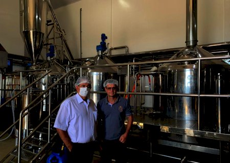 Em Santa Catarina, Prefeito Marcos Pacco visita cervejaria que poderá se instalar em Itaporã