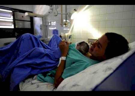 Salário maternidade pode ser estendido para mães em caso de internação