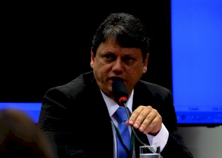 Momento é bom para leilões de aeroportos, portos e ferrovia, diz Tarcísio de Freitas