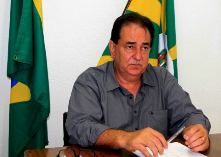 Pacco sanciona novo decreto reduzindo toque de recolher para 20h e proibindo festas