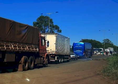 Comandante da Polícia Militar de Itaporã informa bloqueio total na rodovia MS-156, que liga Itaporã e Dourados