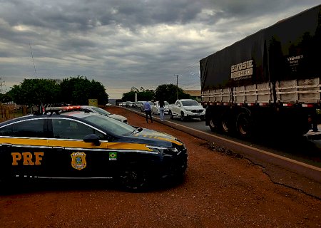 Produtores rurais engrossam bloqueios e fecham BR-163 em Douradina