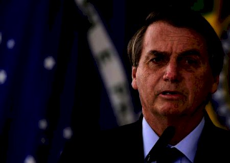 Bolsonaro diz que Petrobras vai anunciar novo reajuste no combustível em 20 dias