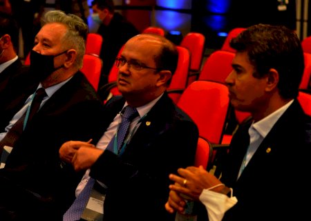 Em encontro da Unale Barbosinha alerta para papel do Legislativo na retomada da economia