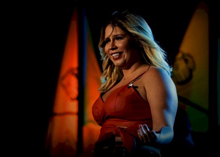 Marília Mendonça morre em queda de avião em Minas Gerais