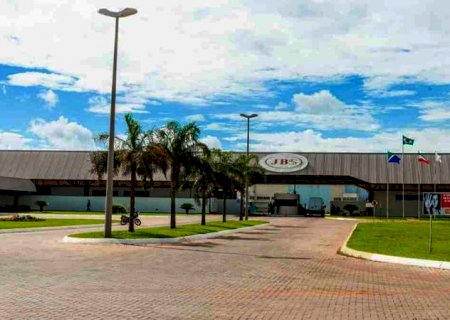 JBS oferece 300 vagas de emprego para unidade de Dourados