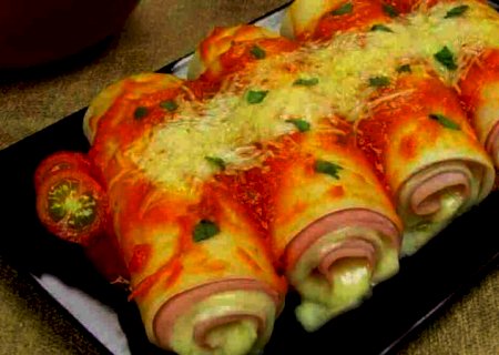 Massa rápida e deliciosa, experimente esse canelone de presunto aos 4 queijos