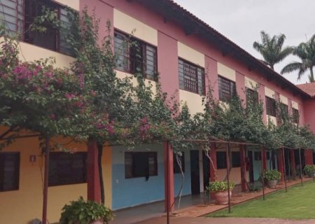 Deputado Barbosinha destina recursos para instituição que atende crianças na Capital