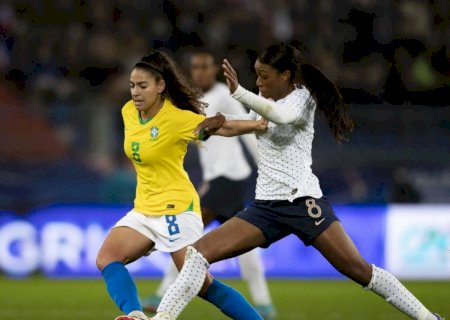 Seleção perde de virada da França, anfitriã do Torneio Internacional