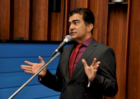 Marçal cobra aquisição de unidade móvel odontológica em Dourados
