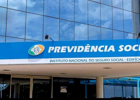 Bolsonaro assina portaria que muda regra do INSS (Vídeo)