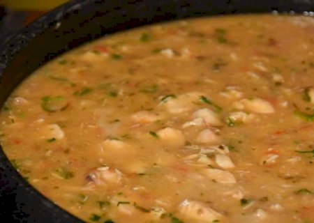 Bobó de galinha sul-mato-grossense delicioso para aproveitar o frio