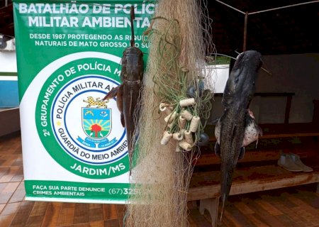 Nas primeiras horas de pesca aberta, homens fogem da polícia após arrastão no Rio Miranda