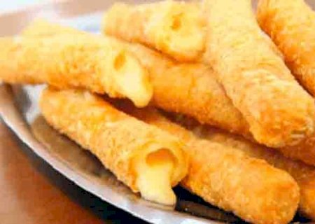 Aprenda a fazer rolinho de queijo sequinho e crocante com massinha de pastel