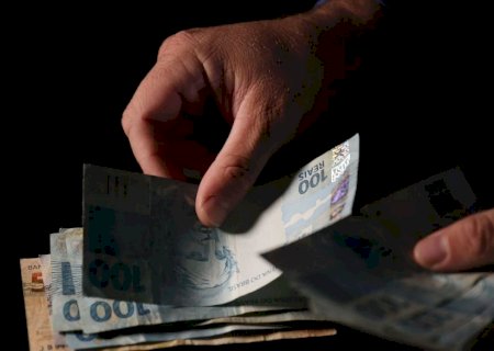 Auxílio Brasil: Beneficiários com NIS final 7 recebem hoje