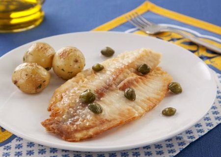 Receita de filé de peixe com alcaparras para celebrar a Páscoa