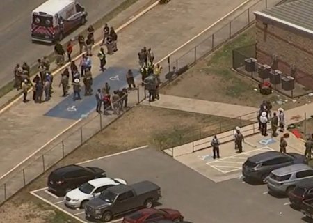 Tiroteio deixa 15 mortos em escola primária nos EUA, diz governador do Texas