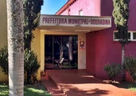 Prefeito de Douradina terá que ressarcir cofres públicos por  participação da mulher dele, do vice e de vereadores em excursão