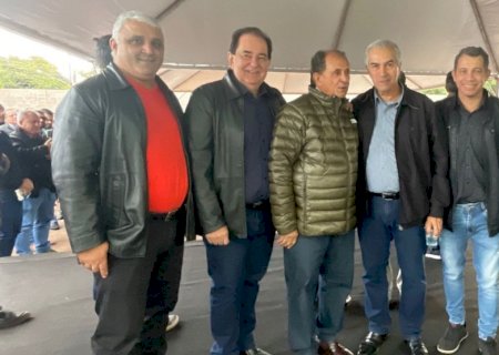 Em Dourados o governador Reinaldo Azambuja e Prefeito Marcos Pacco assinam ordem de serviço da iluminação entre Itaporã