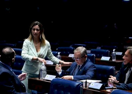 Sal&aacute;rio m&iacute;nimo de R$ 1.212 &eacute; confirmado no Senado sob cr&iacute;ticas de parlamentares
