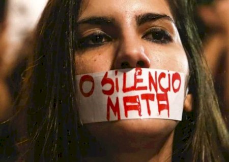 Mulher com deficiência auditiva e/ou visual, em caso de violência, tem garantia de comunicação