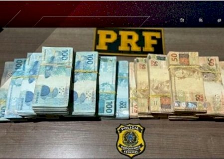 PRF apreende R$ 150 mil e camisetas com a descrição 'Deus, Pátria e Família' no Pará 