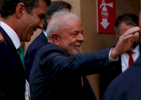 Pelo menos cinco ministros serão anunciados por Lula nesta sexta