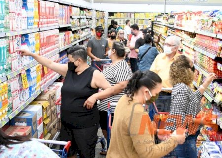 Consumo nos lares brasileiros encerra 2022 com alta de 3,89%