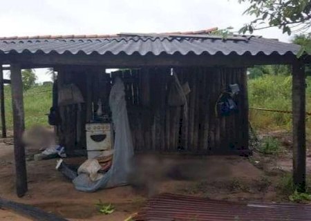 Tr&ecirc;s corpos em decomposi&ccedil;&atilde;o s&atilde;o encontrados em casebre na fronteira