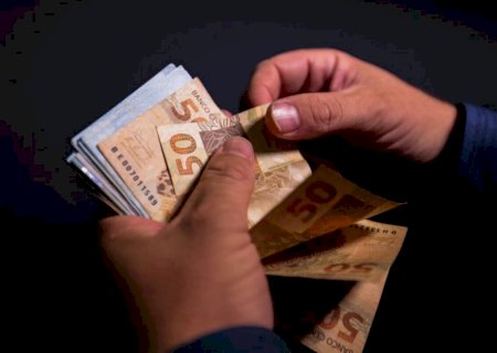 Mais 2,7 mi de pessoas poderão sacar abono salarial a partir de abril