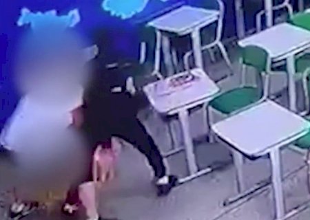 SP: câmeras registram professora retirando faca da mão de aluno