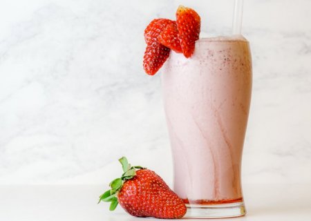 Milk shake de morango: delícia que é bem fácil de fazer em casa