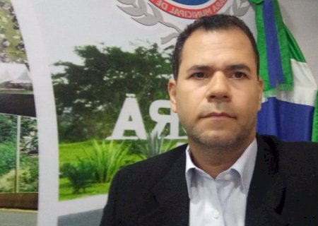 Durante a sessão Legislativa desta terça feira dia 25 de abril, o vereador Lindomar de Freitas -PSDB falou sobre diversos assuntos de interesse da comunidade