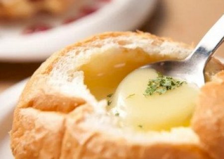 RECEITA: Sopa de três queijos é uma opção fácil para curtir o friozinho