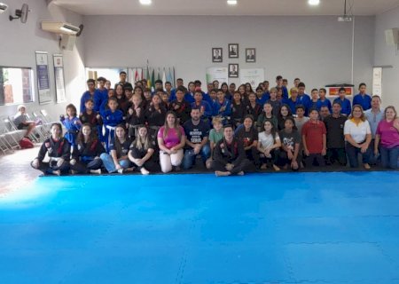 Crianças e Adolescentes Recebe Projeto Social do Rotary Clubde de Itaporã