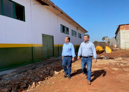 Prefeito vistoria reforma do Centro Comunitário Miguel Sena em Montese