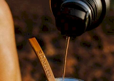 Mito ou verdade: terer&eacute; hidrata ou piora a situa&ccedil;&atilde;o do corpo no calor?