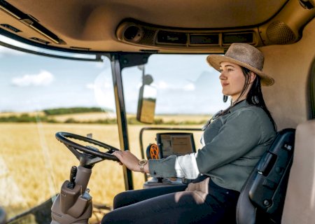 Sicredi reforça parceria com produtoras rurais no 8º Congresso Nacional das Mulheres do Agronegócio