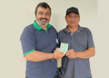 Aos 64 anos, idoso de cidade de MS recebe sua primeira CNH gratuita pelo governo de MS
