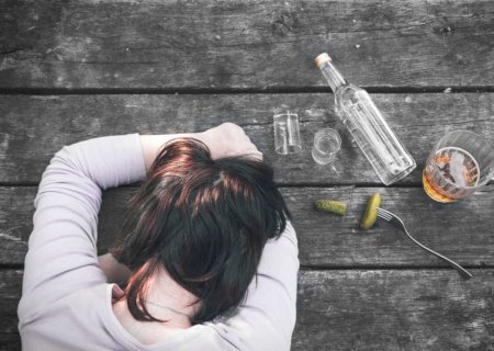 Bebeu muito no Natal? Veja dicas de nutricionista para amenizar a ressaca