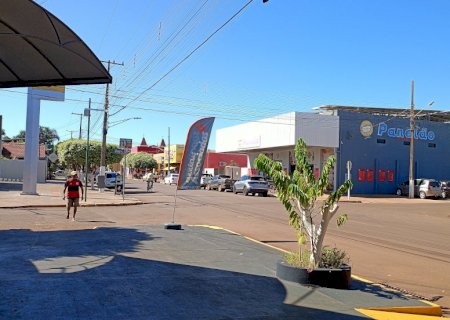 Sol continua forte, com máxima de até 34°C e tempo seco nesta sexta em Itaporã