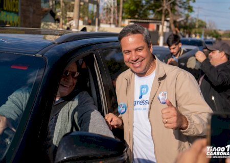 Adesivaço de Tiago e Edilson agitou o centro de Itaporã neste domingo (Fotos)