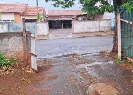 Frente fria que causa estragos no sul chega ao MS com chuva forte e vendaval