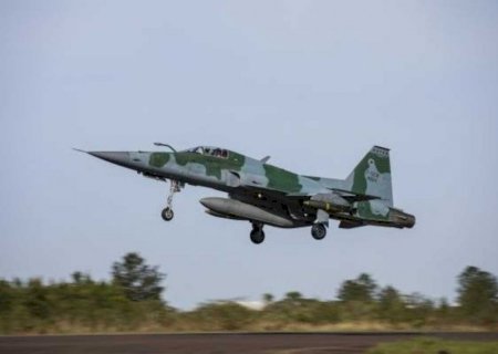 Caça da Força Aérea Brasileira cai na Grande Natal, piloto se ejetou com sucesso