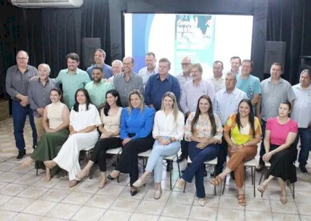Roda de Conversa reuniu prefeitos e vice-prefeitos eleitos e reeleitos de 17 municípios em Amambai (Fotos)