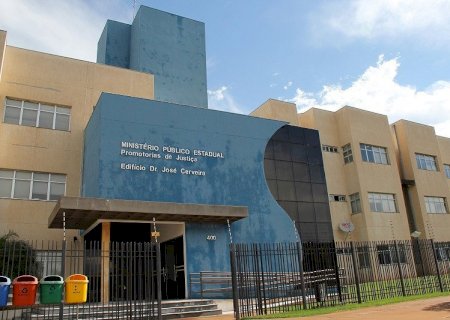 Mulher é denunciada por racismo ao ofender adolescente e policial