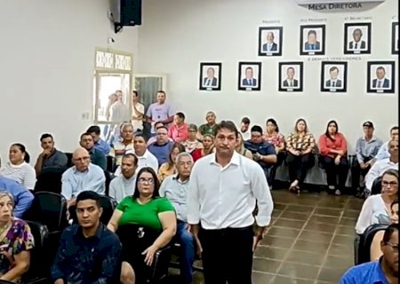 Comerciante de Itaporã Presenta 11 Vereadores com Bíblias Sagradas (Vídeo e fotos)