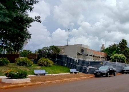 Bebam água: termômetros registram 39°C neste sábado