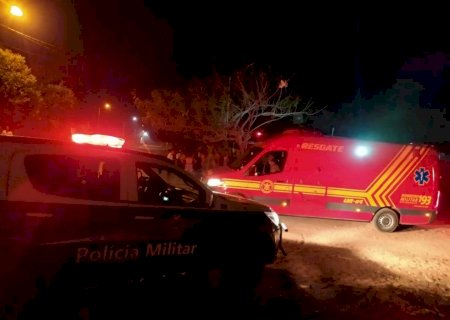 Homem leva facada no tórax e no rosto durante discussão com a esposa em Dourados